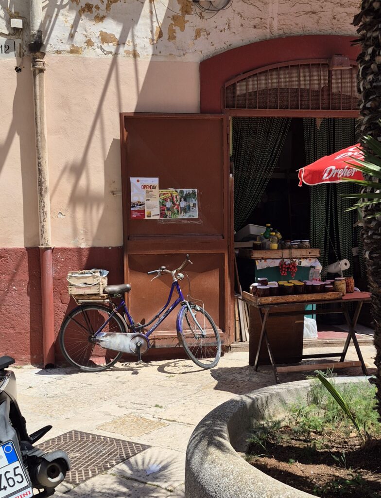 autentični dućan u Bariju, Puglia