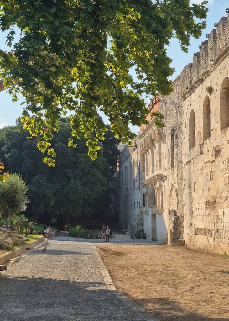 Zlatna vrata, ulaz u Dioklecijanovu palaču, Split